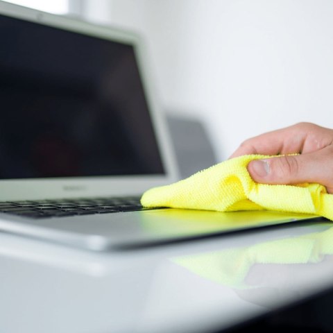 ERLA LCD – profesjonalny płyn do czyszczenia ekranów i wyświetlaczy