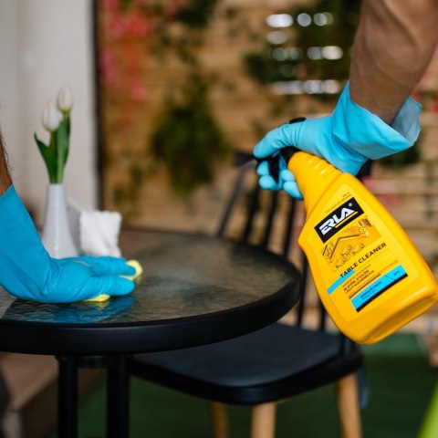 ERLA Table Cleaner – profesjonalny płyn do czyszczenia stolików i blatów gastronomicznych